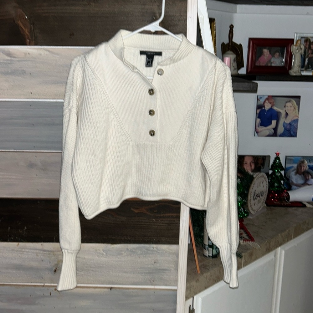 Forever 21 cropped sweater - small